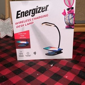 Energizer wireless charging desk lamp